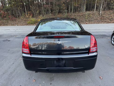 Used 2009 Chrysler 300 C image 6