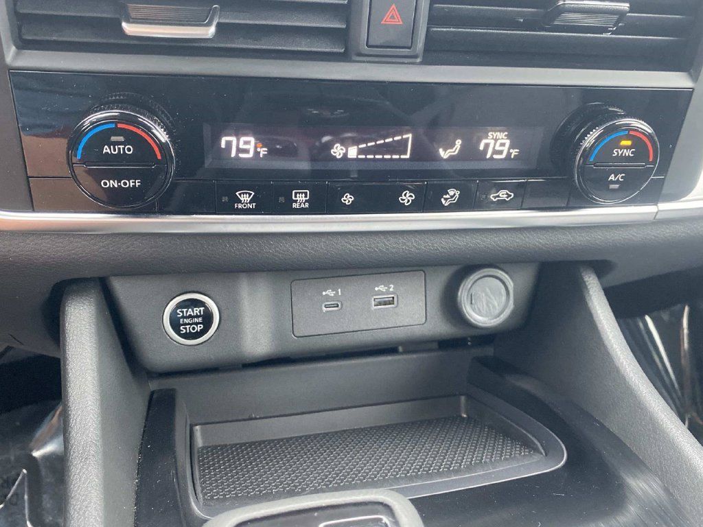 Used 2023 Nissan Rogue SV AWD/4WD image 25