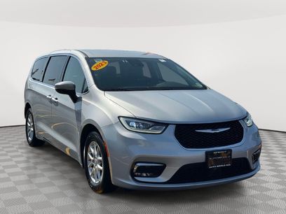 Used 2023 Chrysler Pacifica Touring-L