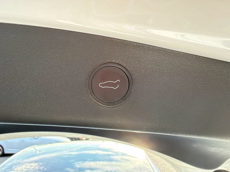 Used 2022 Tesla Model 3 Performance AWD/4WD image 32