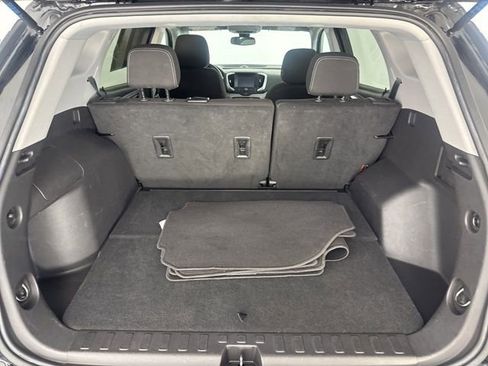 Used 2024 GMC Terrain SLE image 29