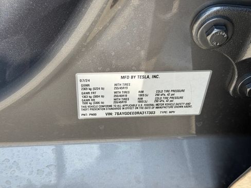 Used 2024 Tesla Model Y Long Range AWD/4WD image 10