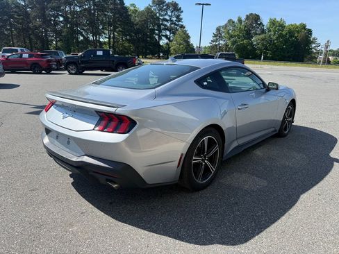Used 2025 Ford Mustang Premium RWD image 8