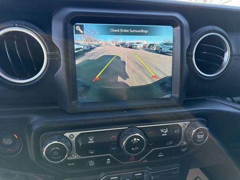 Used 2021 Jeep Gladiator Overland w/ Popular Equipment Package image 21