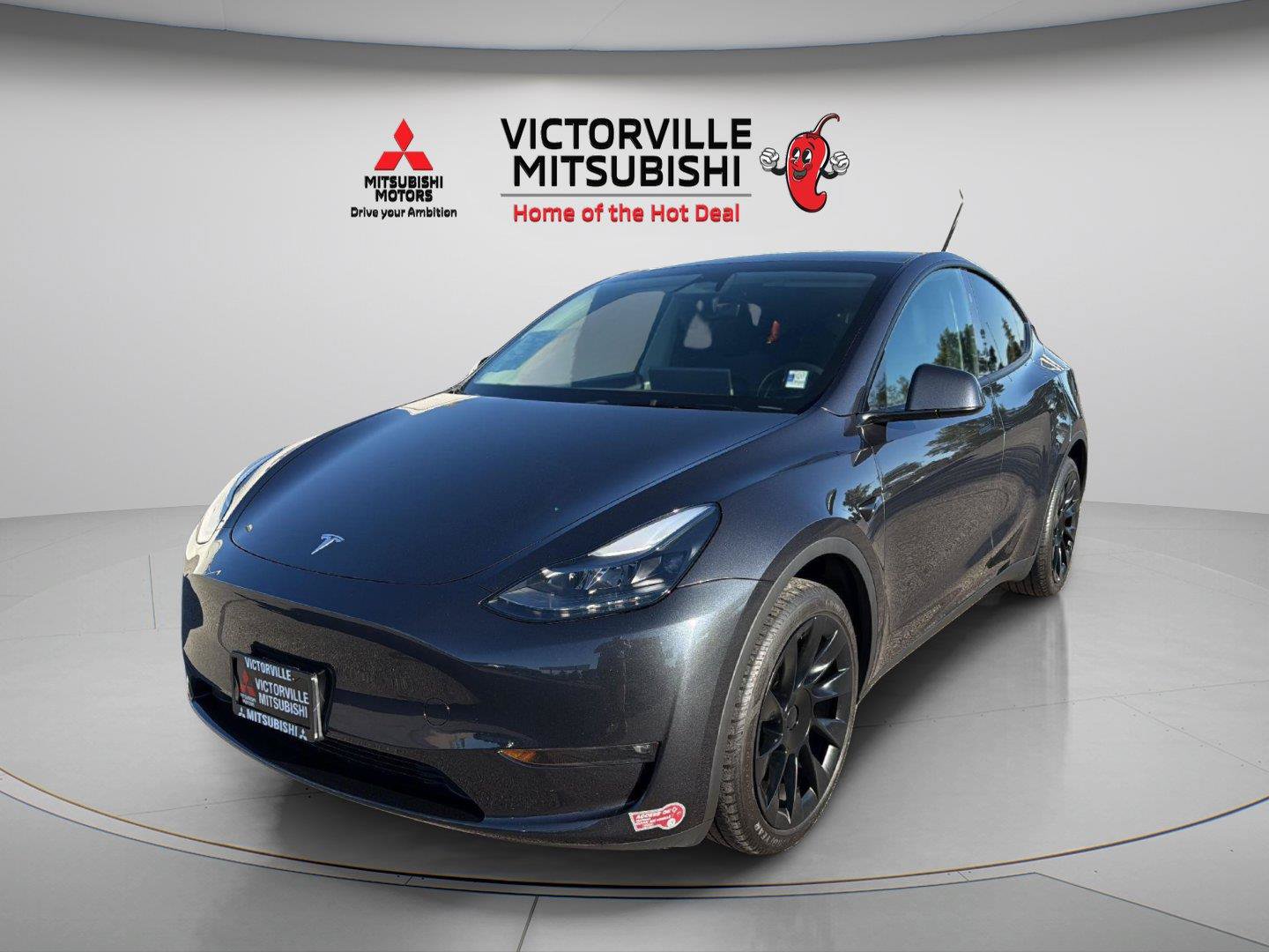 Used 2024 Tesla Model Y Long Range AWD/4WD image 3