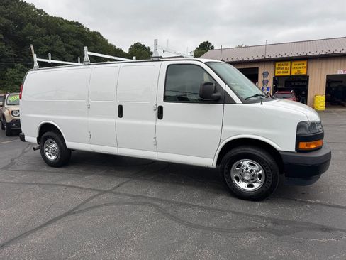 Used 2019 Chevrolet Express 2500 Extended image 2