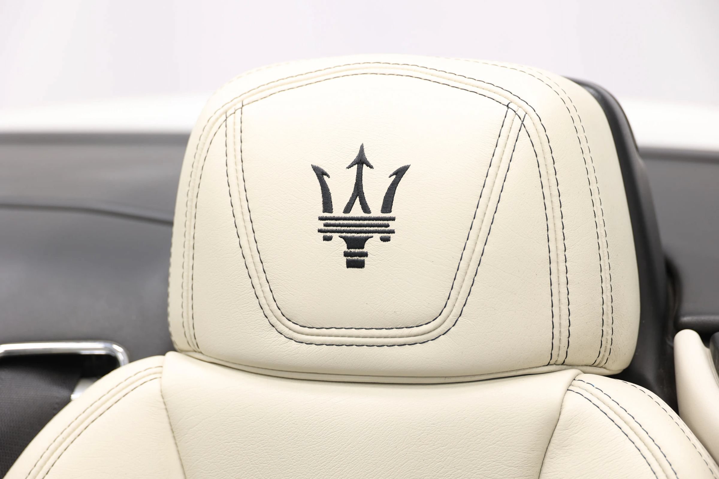 Used 2018 Maserati GranTurismo Sport RWD image 46