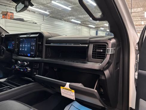 Used 2025 Ford F450 Platinum AWD/4WD image 29