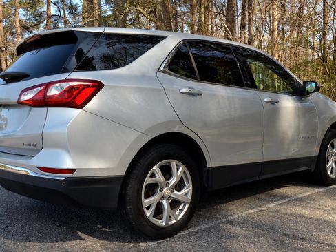Used 2019 Chevrolet Equinox LT image 5
