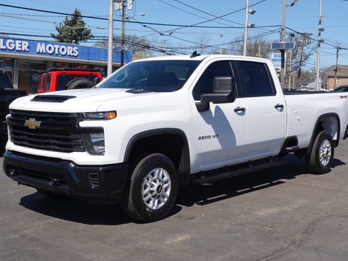 Used 2025 Chevrolet Silverado 2500 W/T image 1