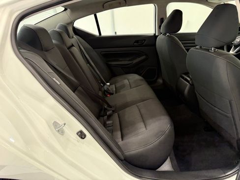 Used 2025 Nissan Altima 2.5 SV image 23