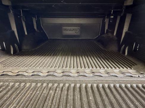 Used 2021 Chevrolet Colorado LT image 34