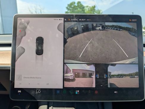 Used 2023 Tesla Model Y Long Range AWD/4WD image 27