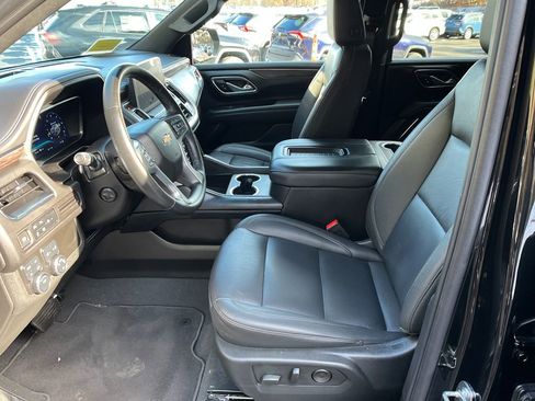 Used 2024 Chevrolet Tahoe LT w/ Luxury Package image 9