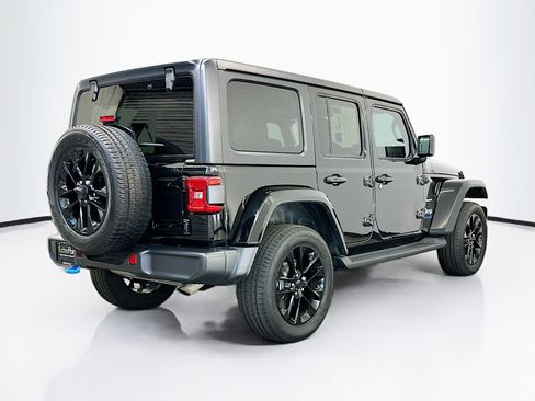 Used 2022 Jeep Wrangler Sahara w/ Cold Weather Group image 9