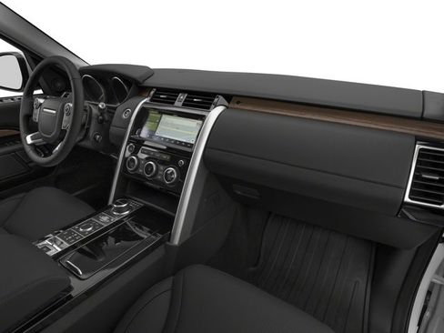 Used 2018 Land Rover Discovery HSE image 16