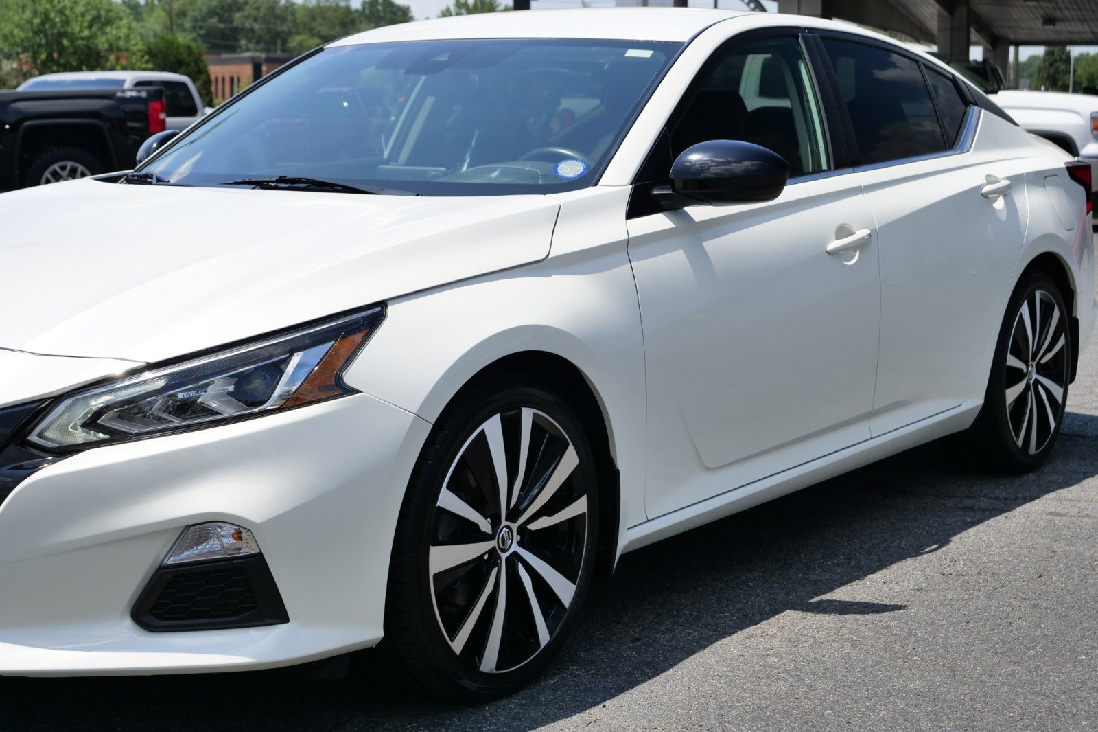 Used 2020 Nissan Altima 2.5 SR FWD image 39