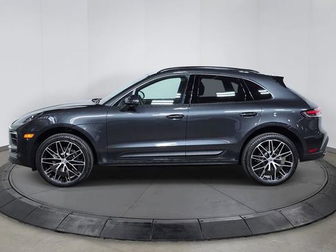 New 2026 Porsche Macan image 2