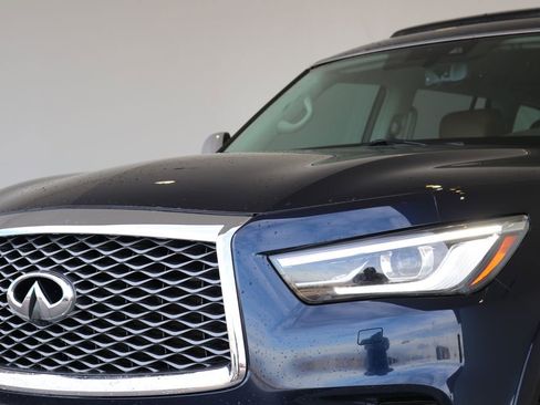Certified 2018 INFINITI QX80 4WD w/ Deluxe Technology Package image 9