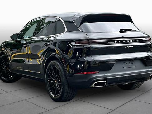 Used 2024 Porsche Cayenne AWD/4WD image 12