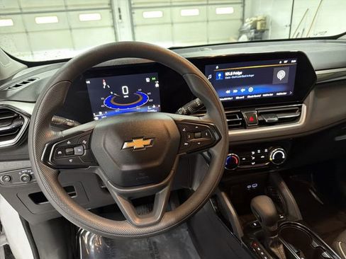 Certified 2025 Chevrolet TrailBlazer LT AWD/4WD image 17