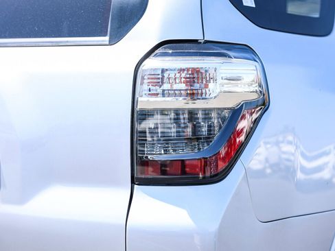 Certified 2020 Toyota 4Runner TRD Off-Road Premium w/ Moonroof Package AWD/4WD image 26