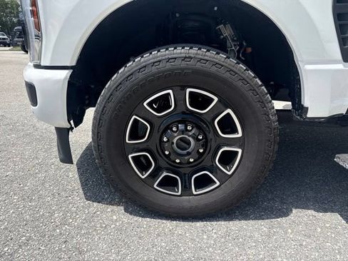 Certified 2025 Ford F250 Platinum w/ FX4 Off-Road Package AWD/4WD image 16