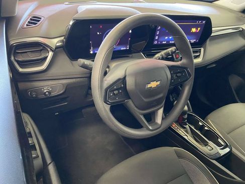 Used 2025 Chevrolet TrailBlazer LT AWD/4WD image 13