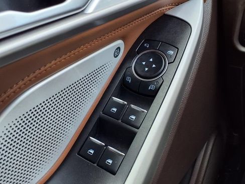 Used 2024 Ford Explorer King Ranch w/ Technology Package RWD image 17