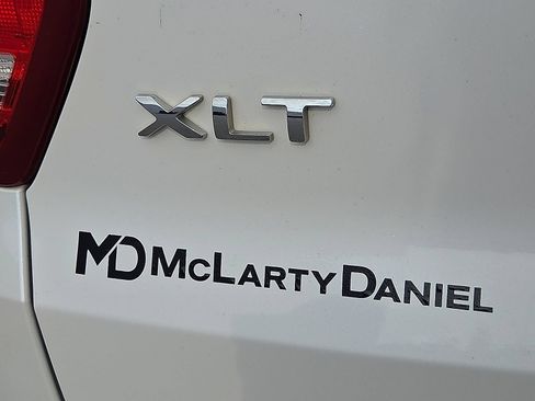 Used 2018 Ford Explorer XLT FWD image 9