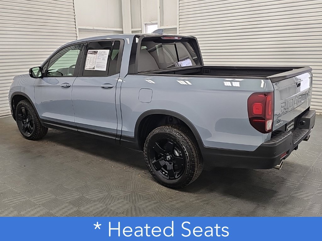 Used 2025 Honda Ridgeline Black Edition image 6