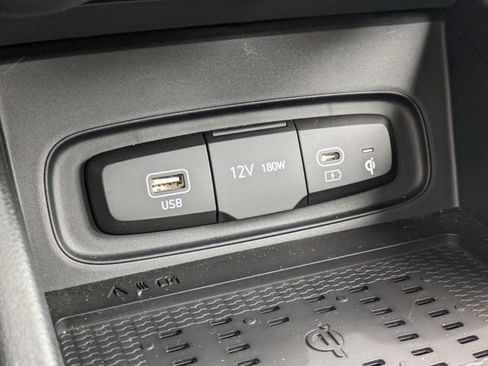 Used 2026 Hyundai Venue SEL FWD image 29