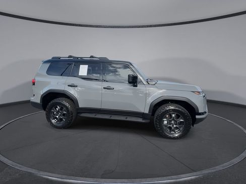 Used 2026 Lexus GX 550 AWD/4WD image 2