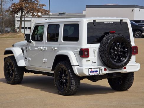Used 2021 Jeep Wrangler Unlimited Sahara image 6
