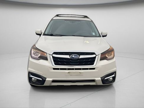 Used 2018 Subaru Forester 2.5i Touring w/ Popular Package #3B image 11