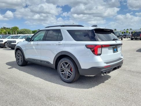 New 2026 Ford Explorer ST RWD image 7