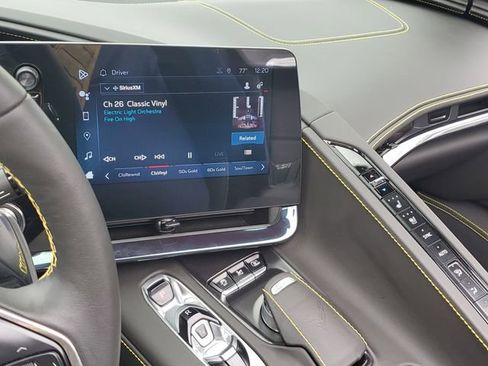 Used 2024 Chevrolet Corvette Stingray Premium Conv w/ Z51 Performance Package image 18