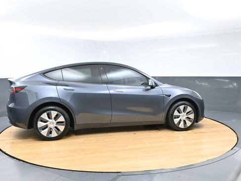Used 2023 Tesla Model Y Long Range AWD/4WD image 3