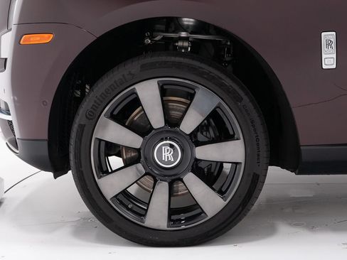 Certified 2023 Rolls-Royce Cullinan AWD/4WD image 50