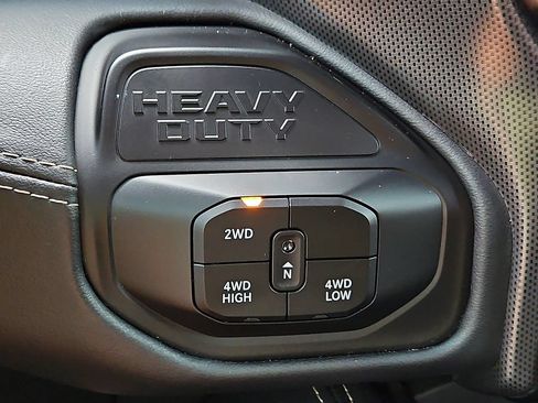 Used 2025 RAM 2500 Limited AWD/4WD image 27