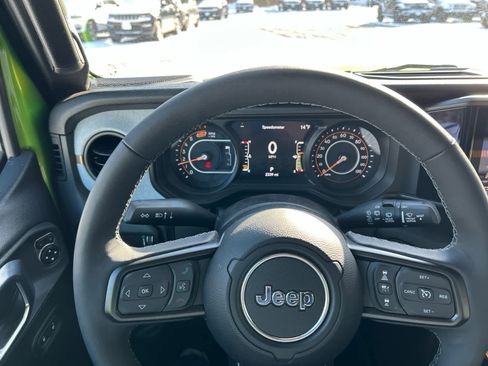 Used 2025 Jeep Wrangler Sport S image 41