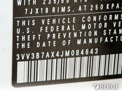 Used 2018 Volkswagen Tiguan SEL FWD image 41