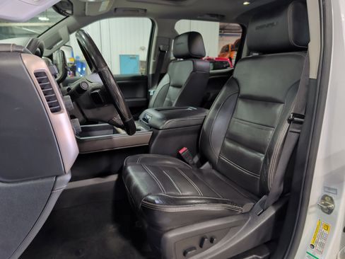 Used 2018 GMC Sierra 2500 Denali image 9