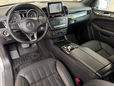 Used 2019 Mercedes-Benz GLS 450 4MATIC image 2