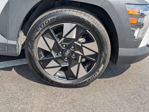 Used 2025 Hyundai Kona SEL FWD image 12
