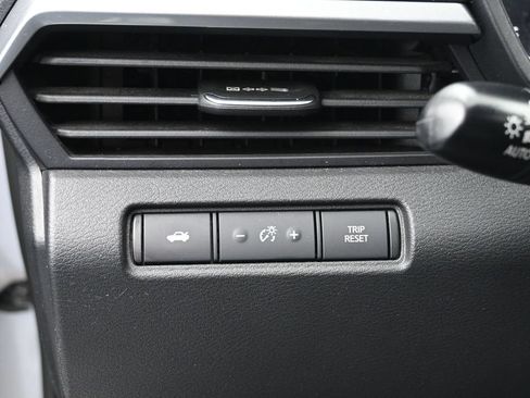 Used 2024 Nissan Altima 2.5 SV FWD image 16