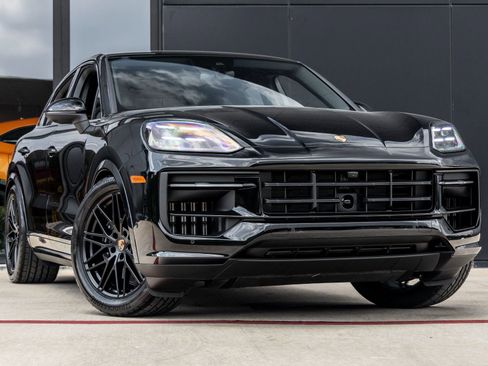 Used 2026 Porsche Cayenne Coupe image 6