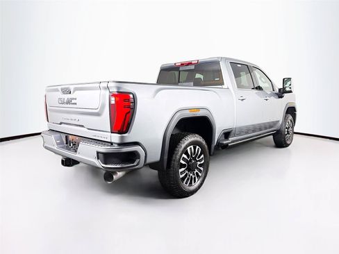 Used 2024 GMC Sierra 2500 Denali Ultimate AWD/4WD image 11