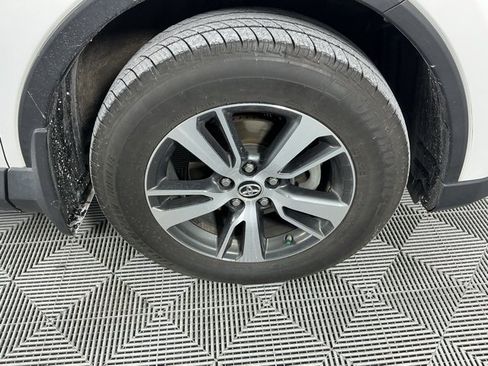 Used 2018 Toyota RAV4 XLE image 15