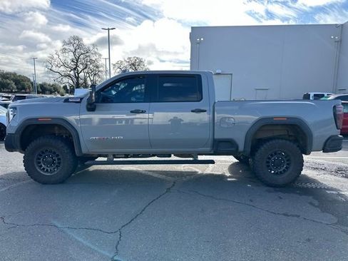 Used 2024 GMC Sierra 2500 AT4X w/ AT4X AEV Edition image 4